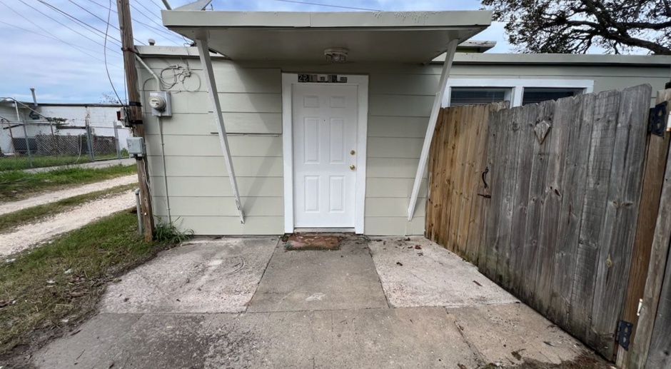 2 bed 1 bath duplex for lease 