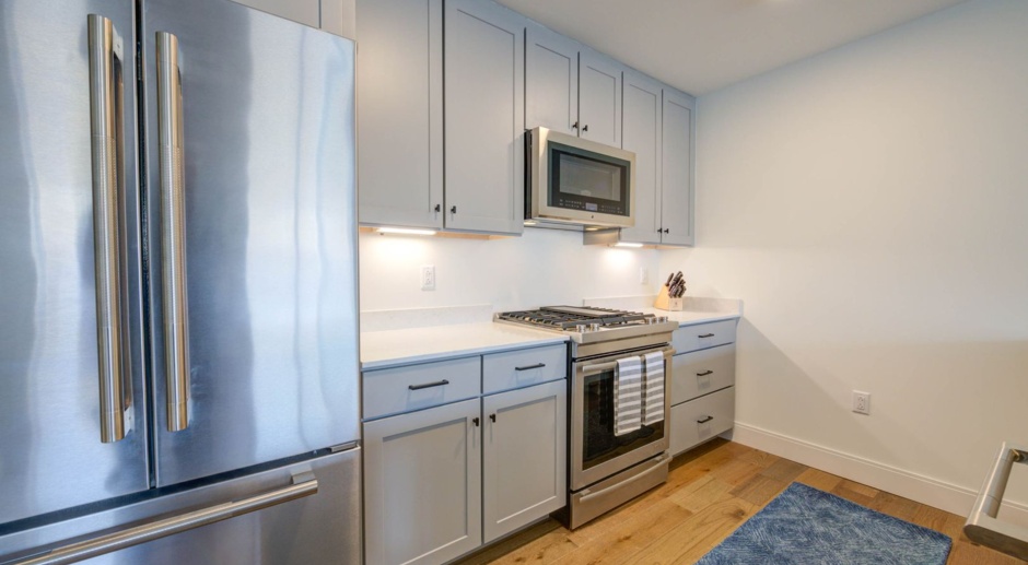 Gorgeous Furnished One Bedroom In East End of Portland...