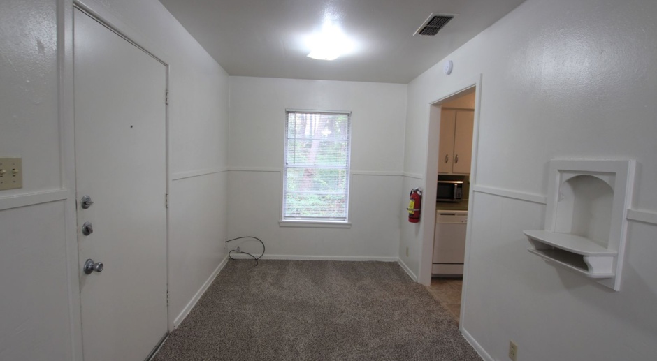 Tour Today! Adorable 1 bedroom 1 bath in the Heart of Tyler!