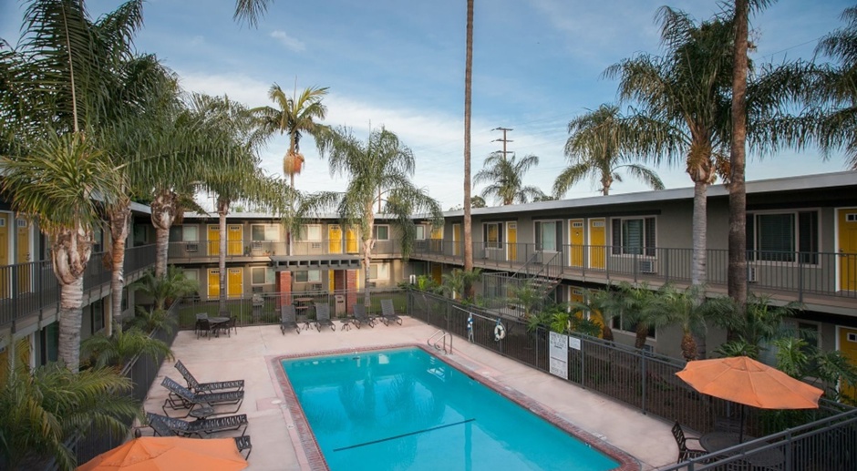 California Palms Apartments