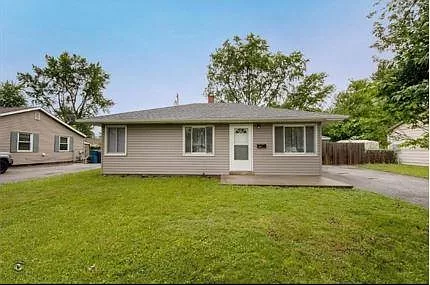 Houses Near Newly remodeled 3 bed 1 bathroom house with fenced in back yard in nic