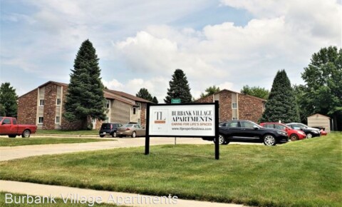 Apartments Near Central 408 & 410 East 13th St for Central College Students in Pella, IA