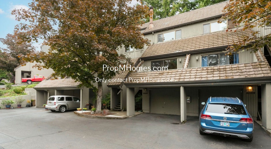 Fantastic Spacious Two Bedroom Multiplex Unit In Lake Oswego!