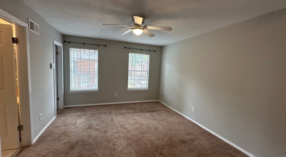 3 BR/3 BA Townhome in High Point Terrace