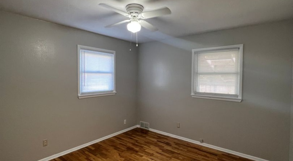 New Paint and Flooring 3 Bed 2 Bath!! $300 off firs months rent!!