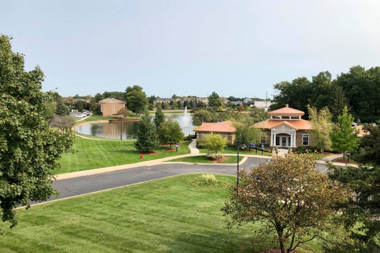 Golfside Lake Apartments & Town Houses