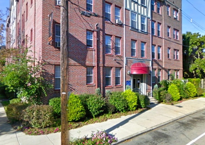 Apartments Near 1008 S. 48th Street