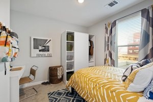 1 bedroom/bathroom in a 2x2 apartment