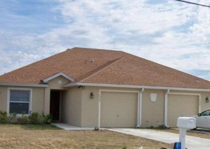 Houses Near 3BR / 2BA Duplex with Attached Garage