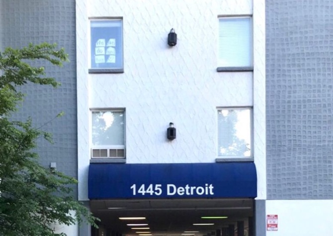 Apartments Near 1445 Detroit St