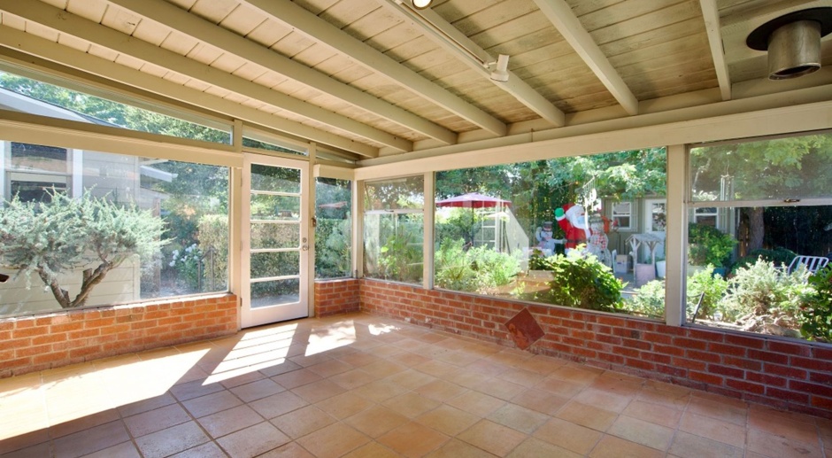 Beautifully Updated Two Bedroom Napa Home