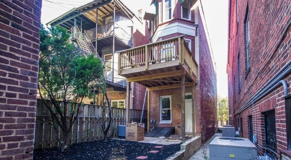2024/2025 MICA off-campus 4bd/2.5ba in Bolton Hill w/ CAC & W/D! Available 6/7/24