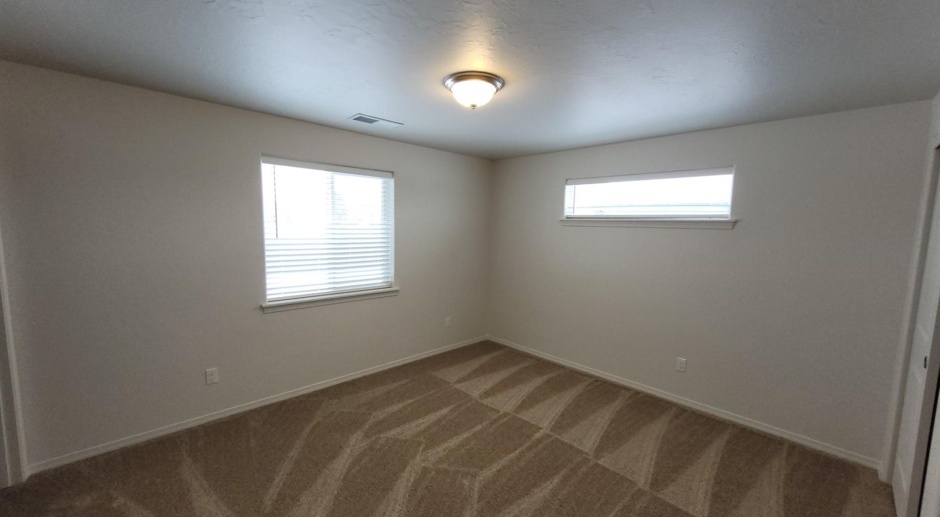 $500 OFF FIRST MONTHS RENT! Beautiful Home In Caldwell! Move In Today! 