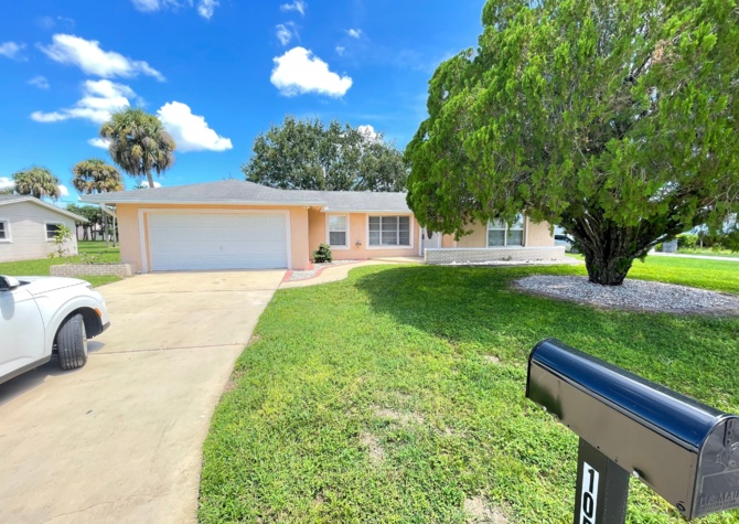 Houses Near Beautiful spacious and remodeled!