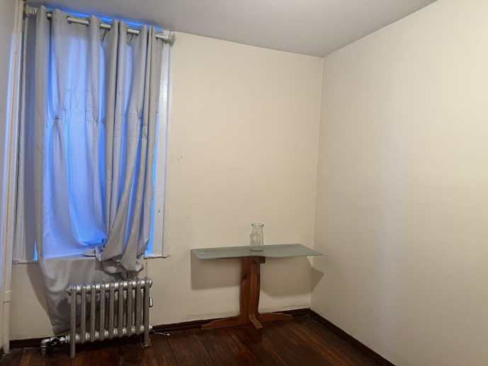 First Floor Large Apartment in Harlem!
