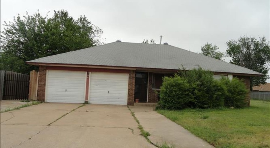 5 Bedroom House Available in Moore Oklahoma