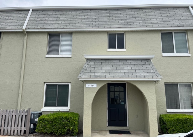 Apartments Near Classic 2 bedroom condo in Heart of Orlando: included in rent internet, cable, water, lawn care, trash removal And Community Amenities!