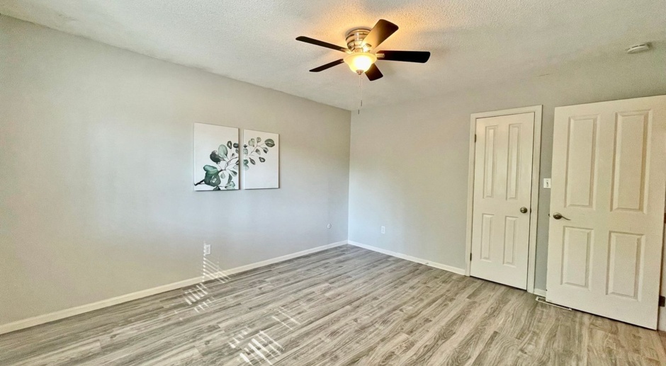 READY 05-20-24!! 3-Bedroom Townhome at the Beach! Pet Friendly - HUGE Fenced Backyard - All Appliances Convey!