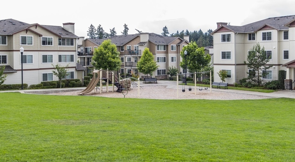 **Move-in by 4/7 and get $500 off first full months rent** Lovely Light and Bright Town Home Located in The Overlook at Timberland Community with Shopping, Parks, Tech Corridor, Nike and easy access to HWY 26 