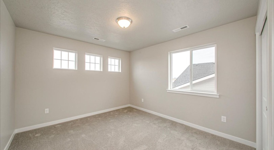 New Construction Two Story Home in Nampa!!