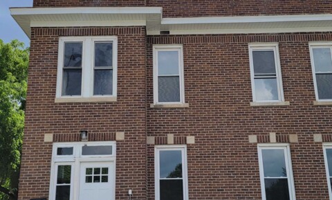 Apartments Near Briar Cliff 2218-24 Pierce St. for Briar Cliff University Students in Sioux City, IA