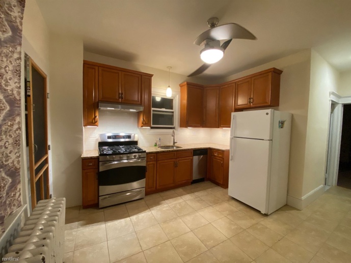 Spacious 1 Bedroom Apartment in Multifamily on 2nd Fl /1 Parking Space Inc. Laundry - Tarrytown