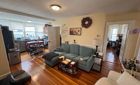 Apartments Near Curry 332 Beacon for Curry College Students in Milton, MA