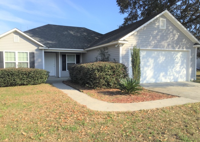 Houses Near Stylish and Spacious 3BR/2BA Rental Home with Modern Amenities in Ray City, GA!