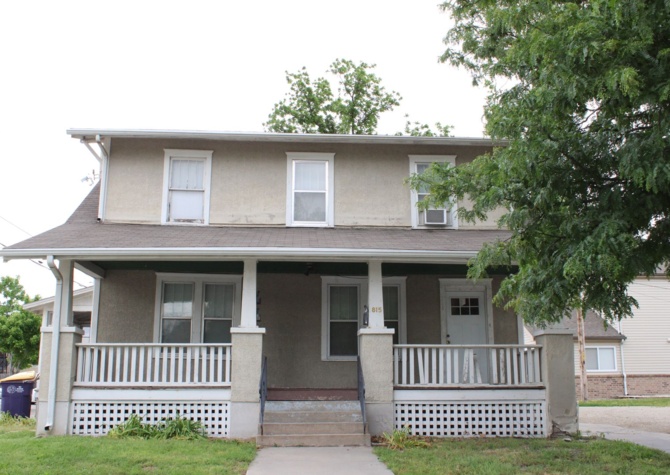 Houses Near House for rent! 2 kitchens 3 Baths! Close to KSU and Aggieville