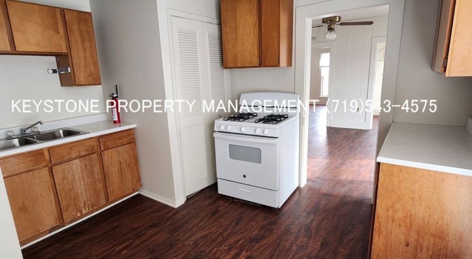 Spacious, 3 Bed/1 Bath Unit - 2nd Floor of Duplex $1,150/$1,150  ALL UTILITIES INCLUDED!