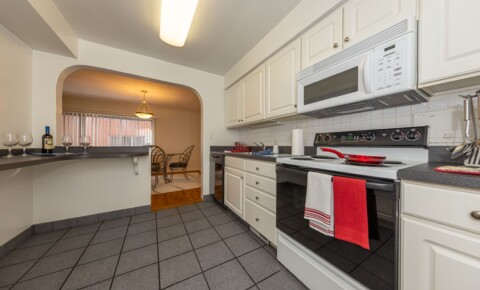 Apartments Near Lakeland 3341 & 3351 Warrensville Center Road for Lakeland Community College Students in Kirtland, OH