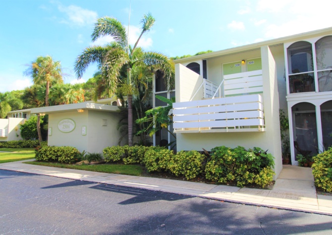 Houses Near Available Now! 1 Bed/1 Bath Condo Close to Downtown Sarasota!