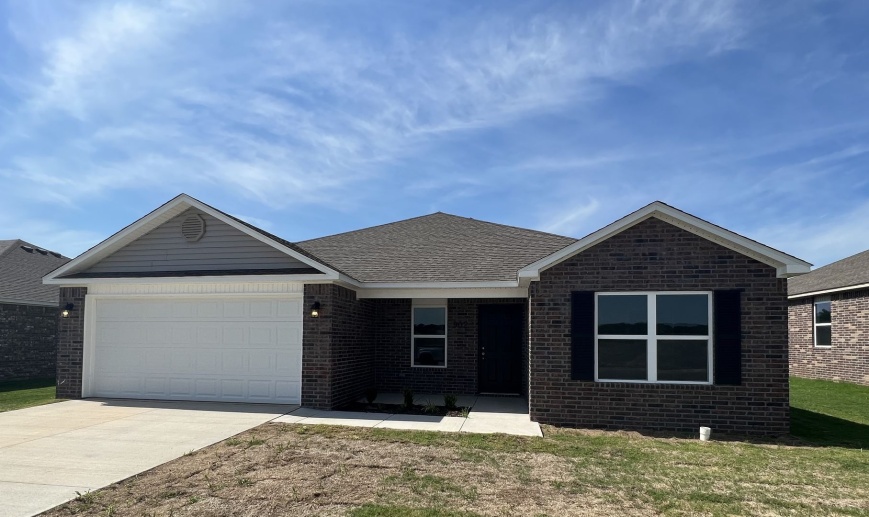 LEASING SPECIAL 1/2 OFF FIRST MONTHS RENT!! BACKYARD FENCING INCLUDED!! Beautiful Brand New Homes-Carley Crossings 