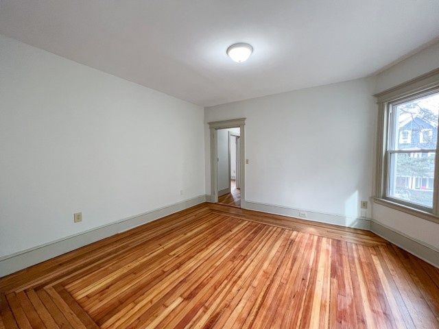 Recently renovated 3 Bedroom apartment around the corner from Trinity College