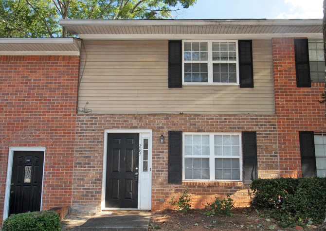 Houses Near Well Maintained 2 Bedroom Townhome Close to Georgia Gwinnett College!