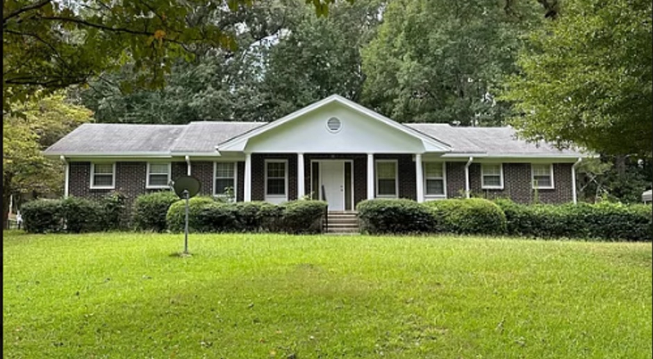 Ranch home in Lilburn.  Parkview School District