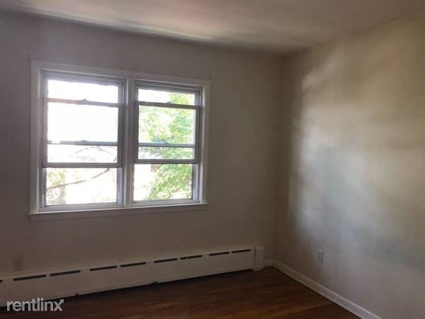 Renovated 3 Bed Apt 2nd Fl. 2-Family Home - Small Pets Okay- Nearby Van Courtlandt Park - Yonkers