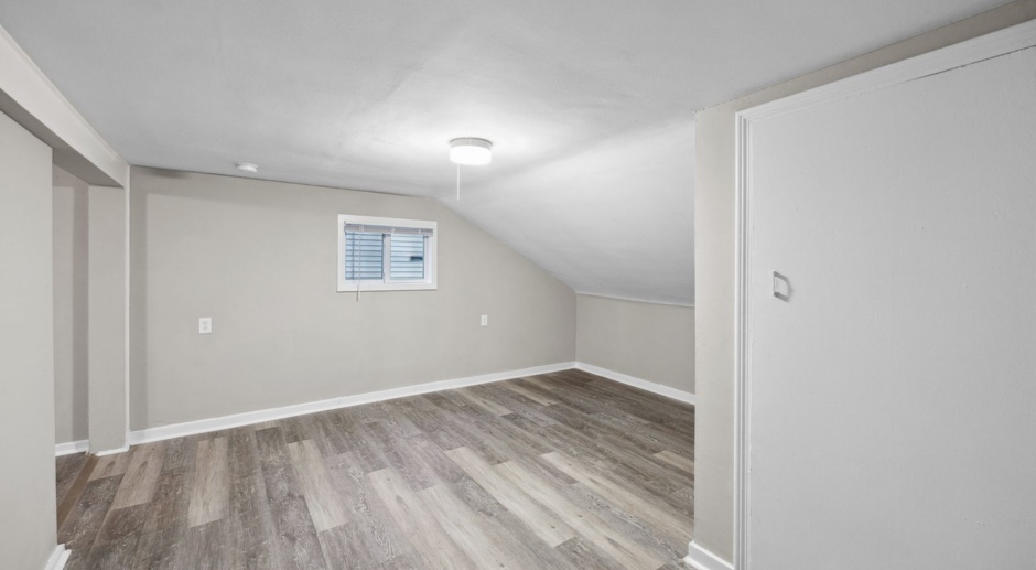 Newly Renovated 2 bedroom Apartment! 