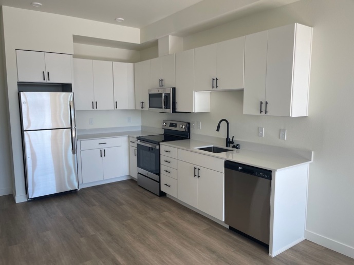Modern Brand New Apartments with Views / Gym / in unit laundry. Corner Unit!