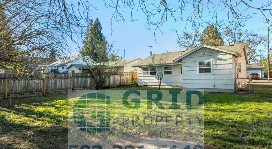 3bd Home With Large Yard!