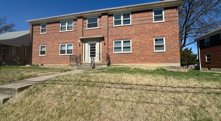 Oakley- clean 2 bed room 1 bath on the first floor with garage