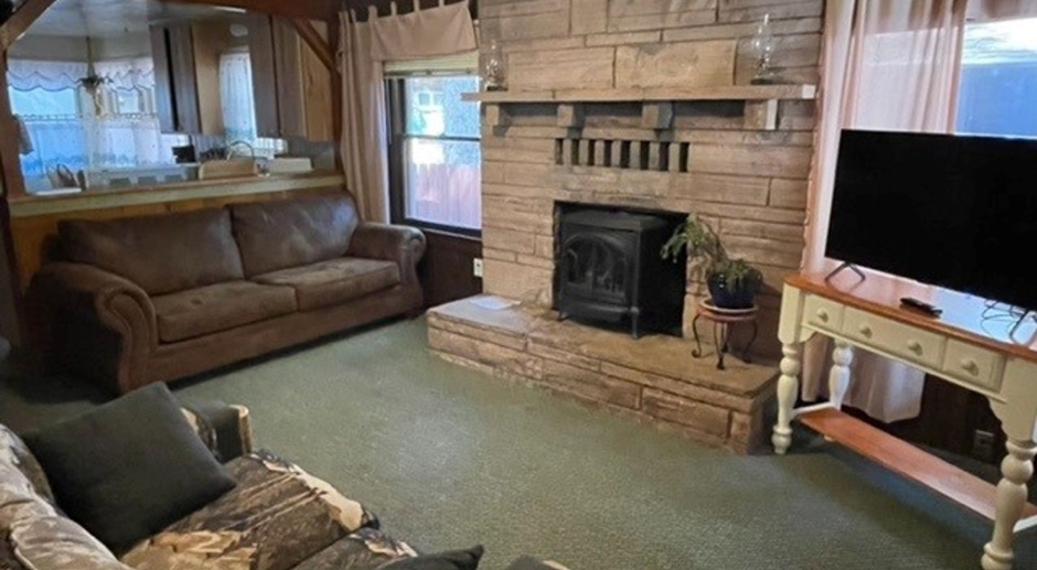 Sweet Tahoe Charm Cabin! Available starting 5/09/24 for a 3-6 month lease