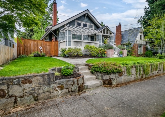Houses Near Beautiful Updated Craftsman Home In PDX 4Bed/2.5 Bath ? MUST SEE! 