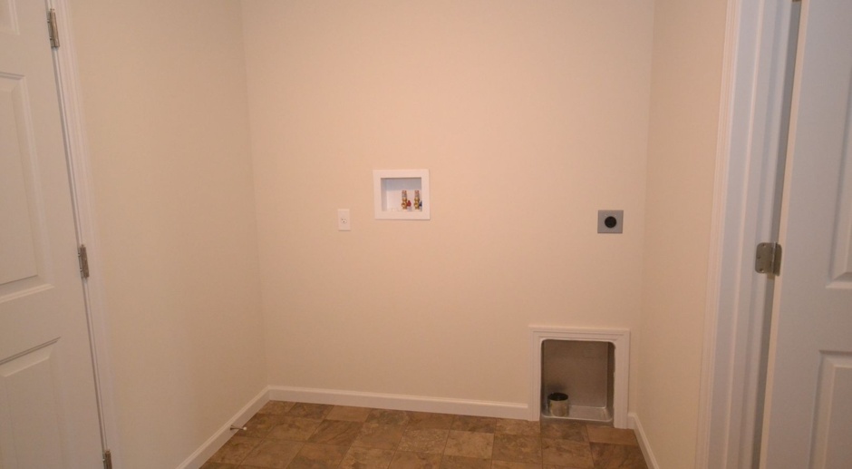 Renovated 2 bedroom 1 bath Pet Friendly Apt with Washer Dryer hook ups