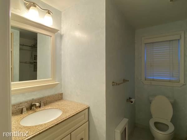 Beautiful 3 Bedroom Apt 1st Fl. 2-Family Private Home - H/HW/Gas- Pets Ok- Laundry On Site/Yonkers