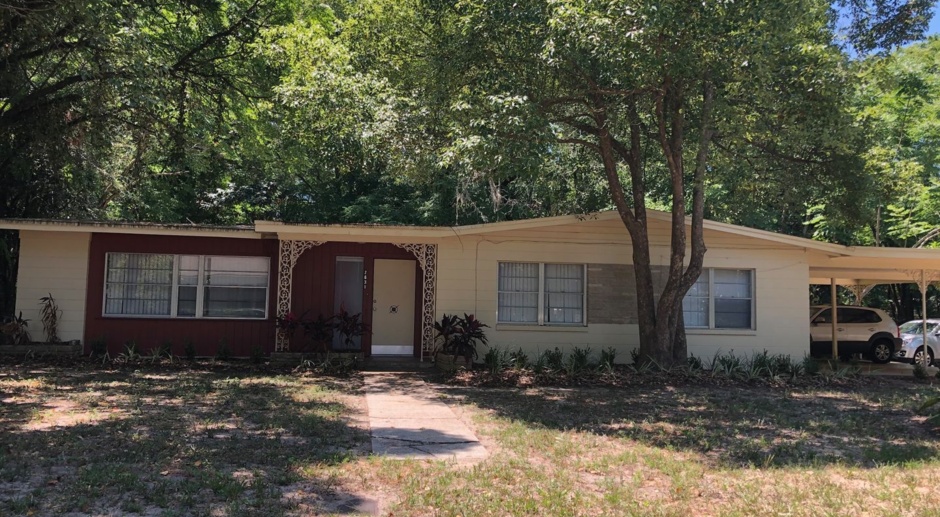 Four Bedroom, 2 bath 2,241 SF Near the UF and Downtown