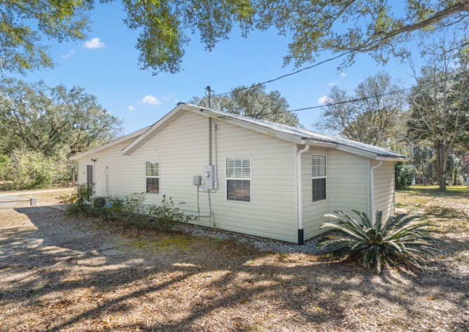 Houses Near Introducing this Delightful 2 Bed/1 Bath, Nestled on a Generous Lot!