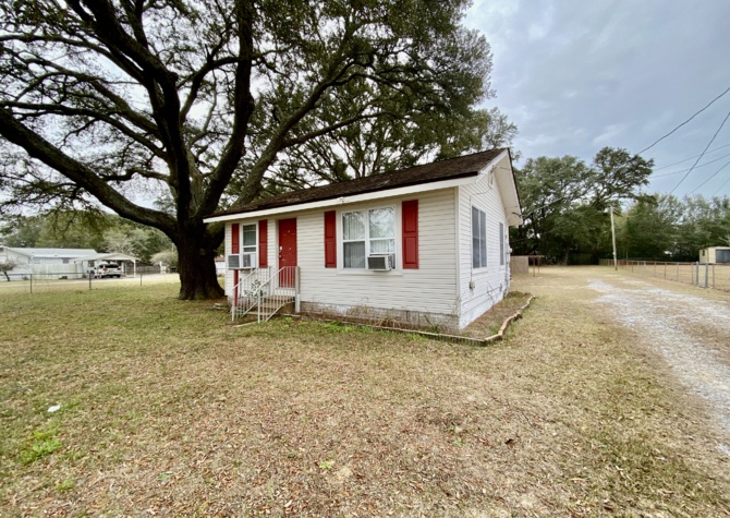 Houses Near Efficient Home on Large Lot Pensacola
