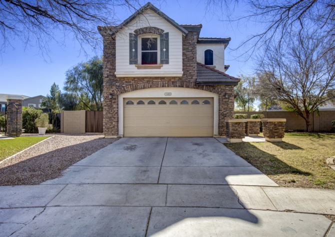 Houses Near Gorgeous Gilbert Home on quarter acre with a pool! 