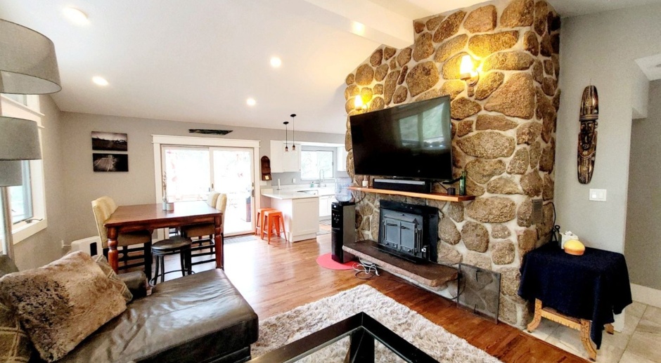 Executive Rental Fully Furnished PERFECT GETAWAY, MOUNTAIN RETREAT WITHIN TOWN!! 
